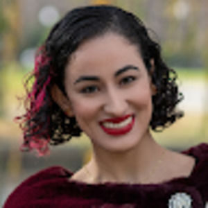 Meet your Posher, Naiana